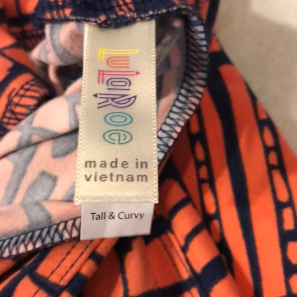 LuLaRoe Tall & Curvy leggings NWT - Picture 3 of 6